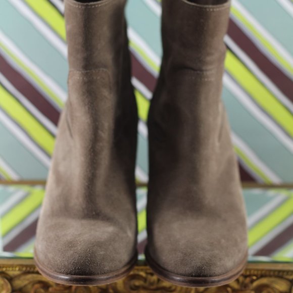 Carla Pitti Suede Leather Ankle Boots - Picture 7 of 16